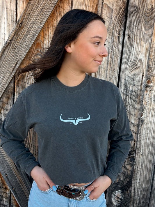 Hides & Kinds original logo long sleeve shirt in pepper with horns logo