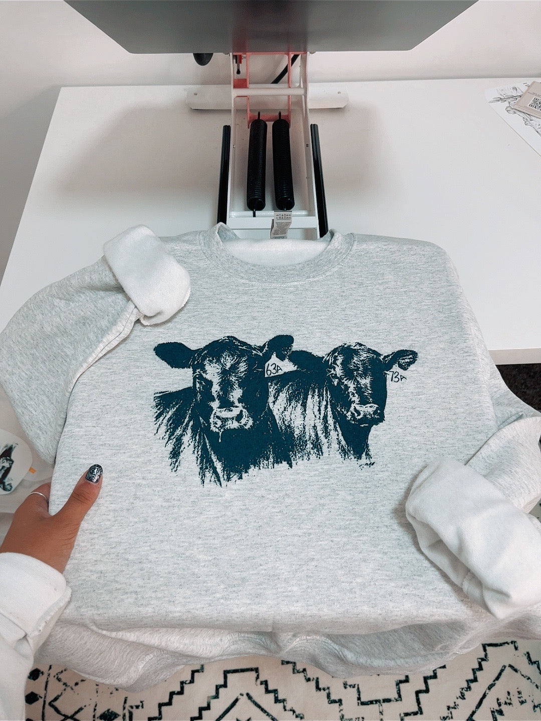 Sweatshirts & Graphic Tees