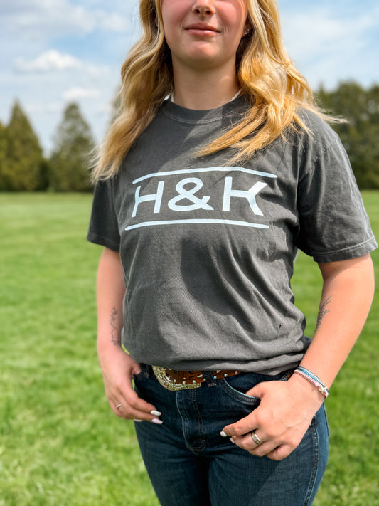 HK Branded Horseshoe Tee (Pepper)